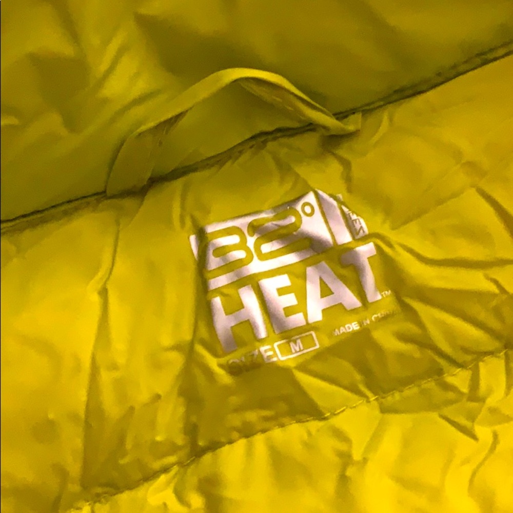 Heattech Neon Vest 🦺 - Picture 2 of 3
